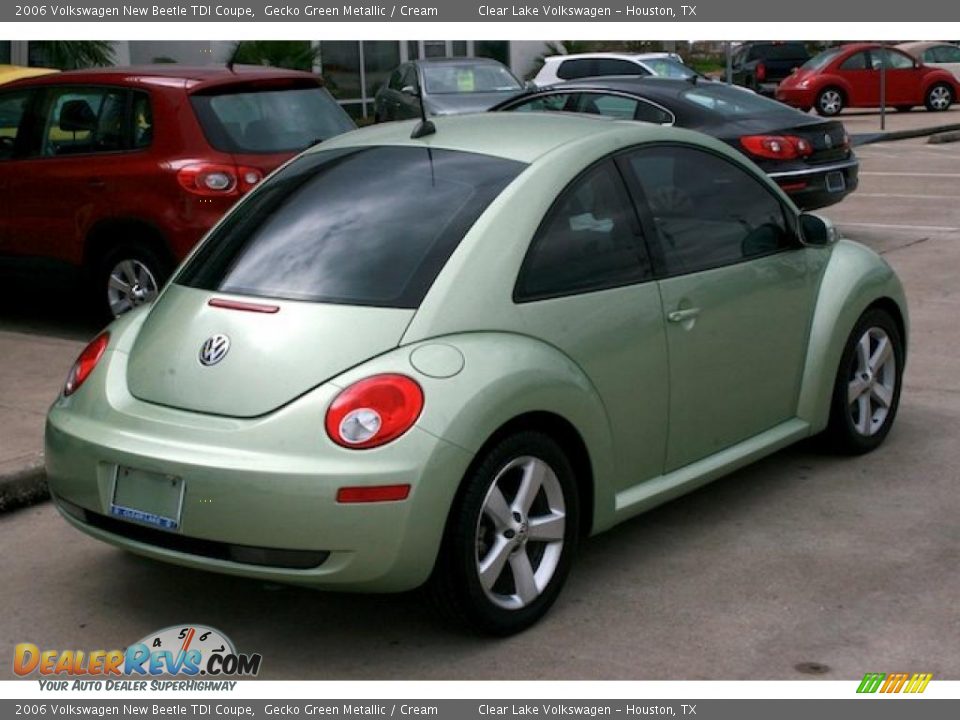 2006 Volkswagen New Beetle TDI Coupe Gecko Green Metallic / Cream Photo #10