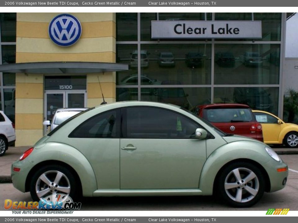 2006 Volkswagen New Beetle TDI Coupe Gecko Green Metallic / Cream Photo #11