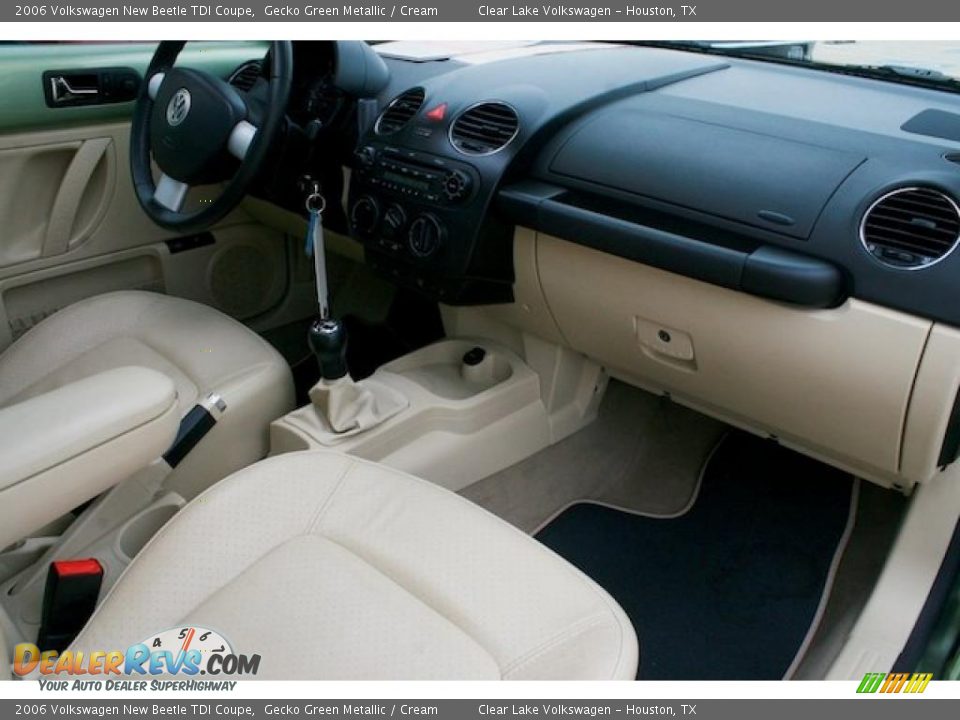 2006 Volkswagen New Beetle TDI Coupe Gecko Green Metallic / Cream Photo #25