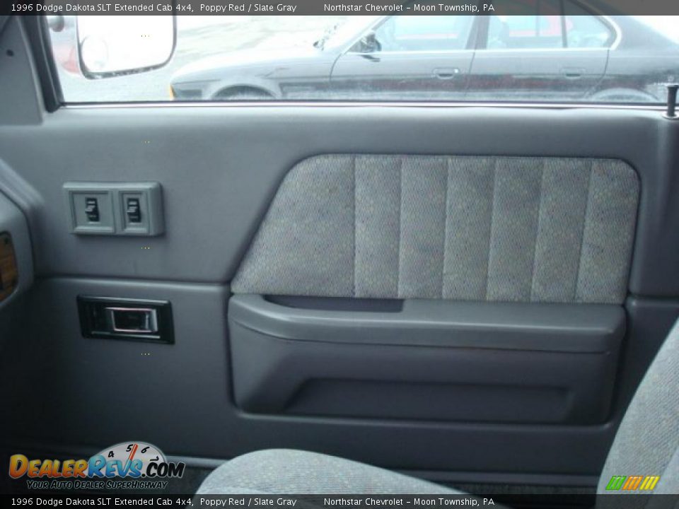 1996 Dodge Dakota SLT Extended Cab 4x4 Poppy Red / Slate Gray Photo #11