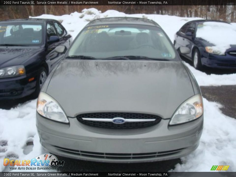 2002 Ford Taurus SE Spruce Green Metallic / Medium Parchment Photo #2