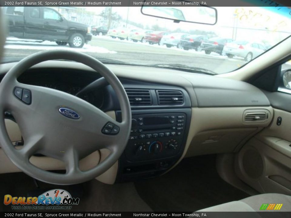 2002 Ford Taurus SE Spruce Green Metallic / Medium Parchment Photo #8