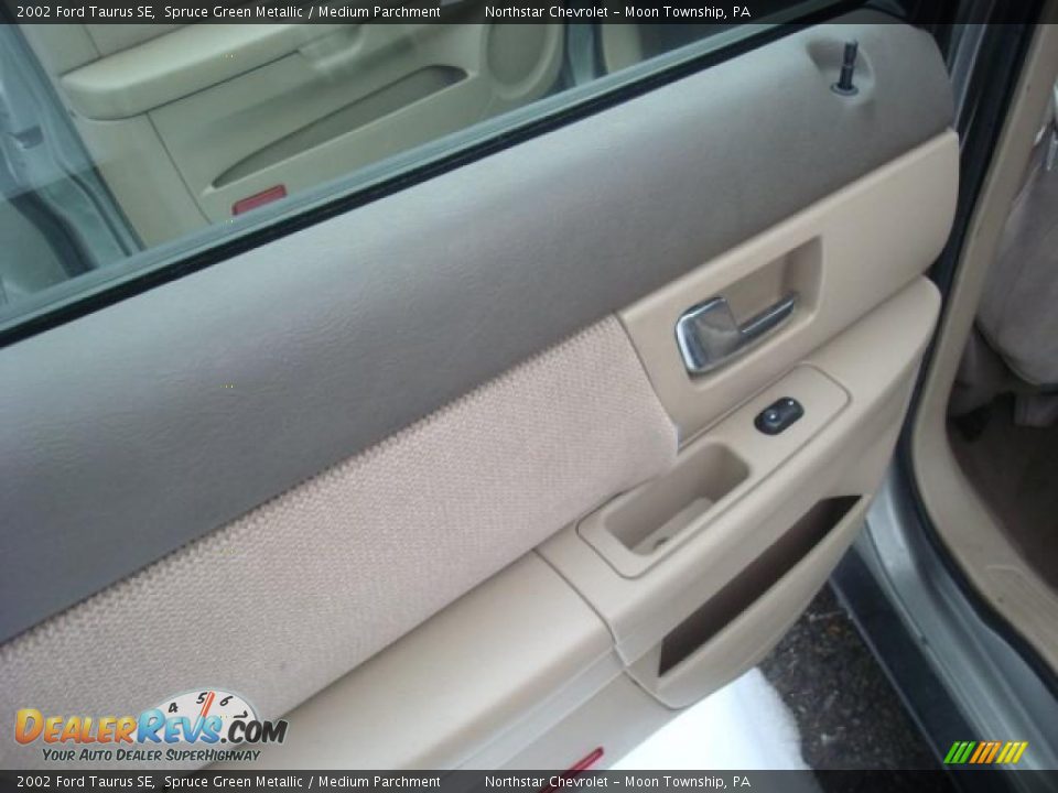 2002 Ford Taurus SE Spruce Green Metallic / Medium Parchment Photo #9