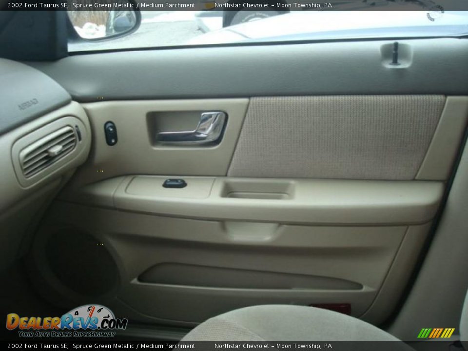 2002 Ford Taurus SE Spruce Green Metallic / Medium Parchment Photo #12