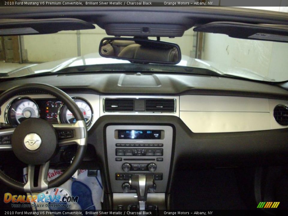 2010 Ford Mustang V6 Premium Convertible Brilliant Silver Metallic / Charcoal Black Photo #5
