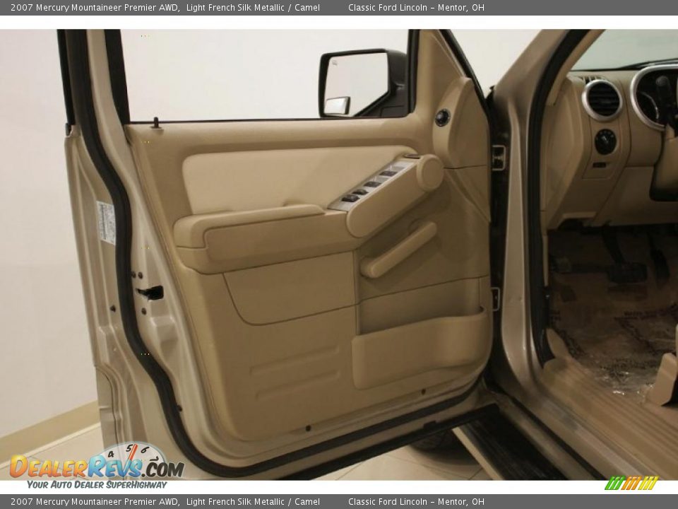 2007 Mercury Mountaineer Premier AWD Light French Silk Metallic / Camel Photo #9