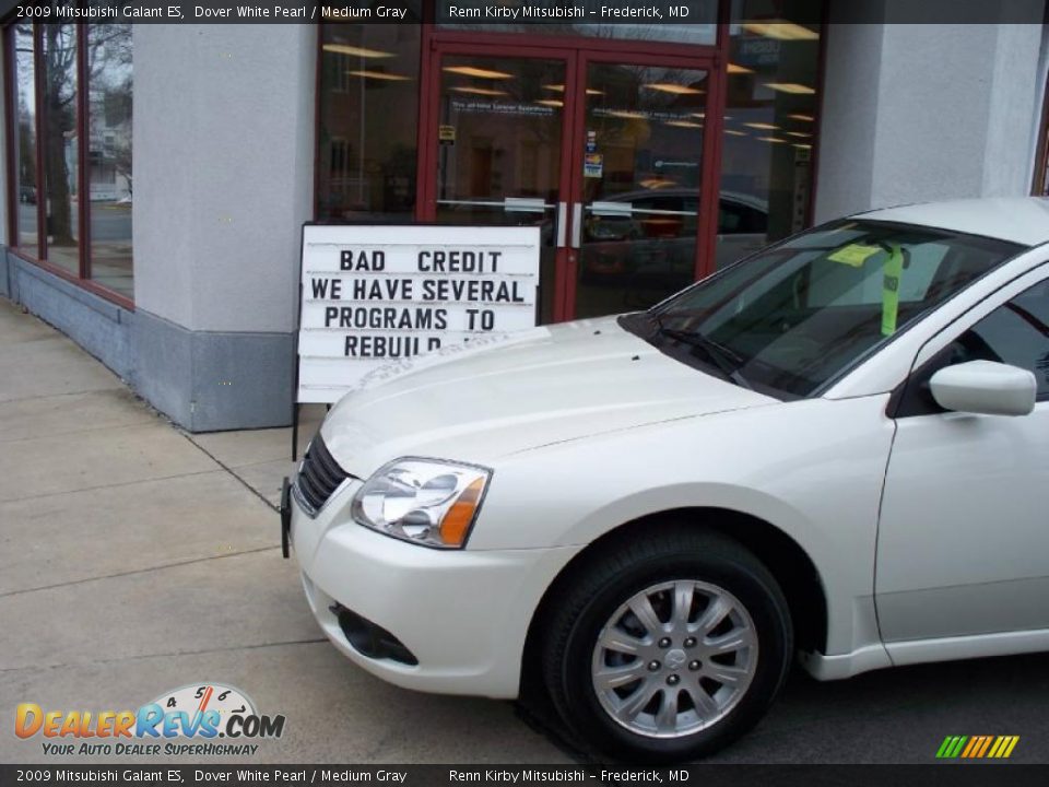 2009 Mitsubishi Galant ES Dover White Pearl / Medium Gray Photo #3