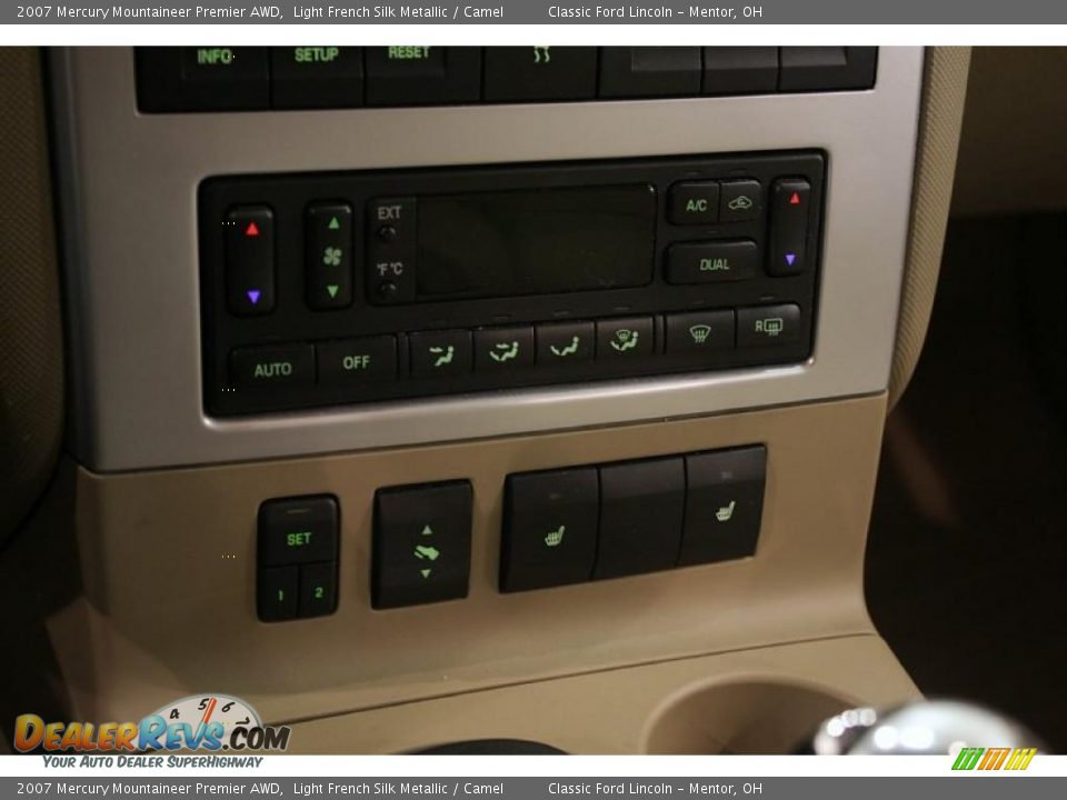 2007 Mercury Mountaineer Premier AWD Light French Silk Metallic / Camel Photo #19