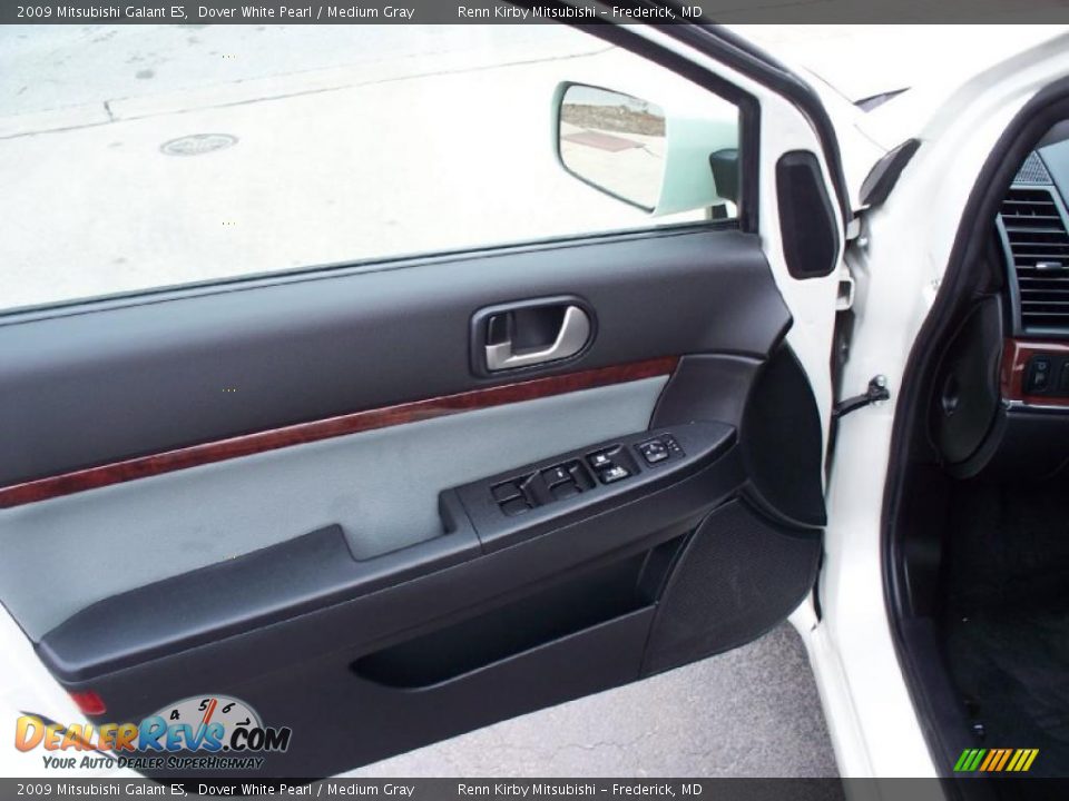 2009 Mitsubishi Galant ES Dover White Pearl / Medium Gray Photo #6