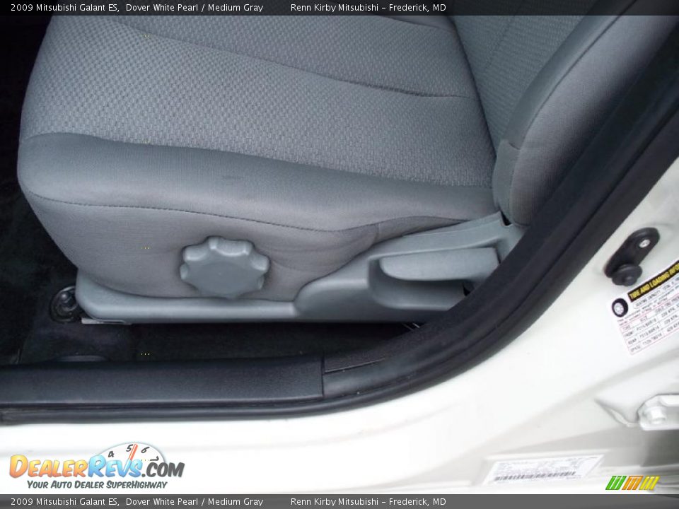 2009 Mitsubishi Galant ES Dover White Pearl / Medium Gray Photo #7