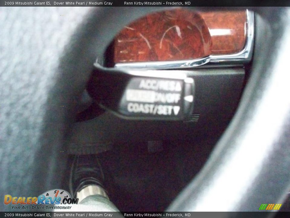 2009 Mitsubishi Galant ES Dover White Pearl / Medium Gray Photo #8