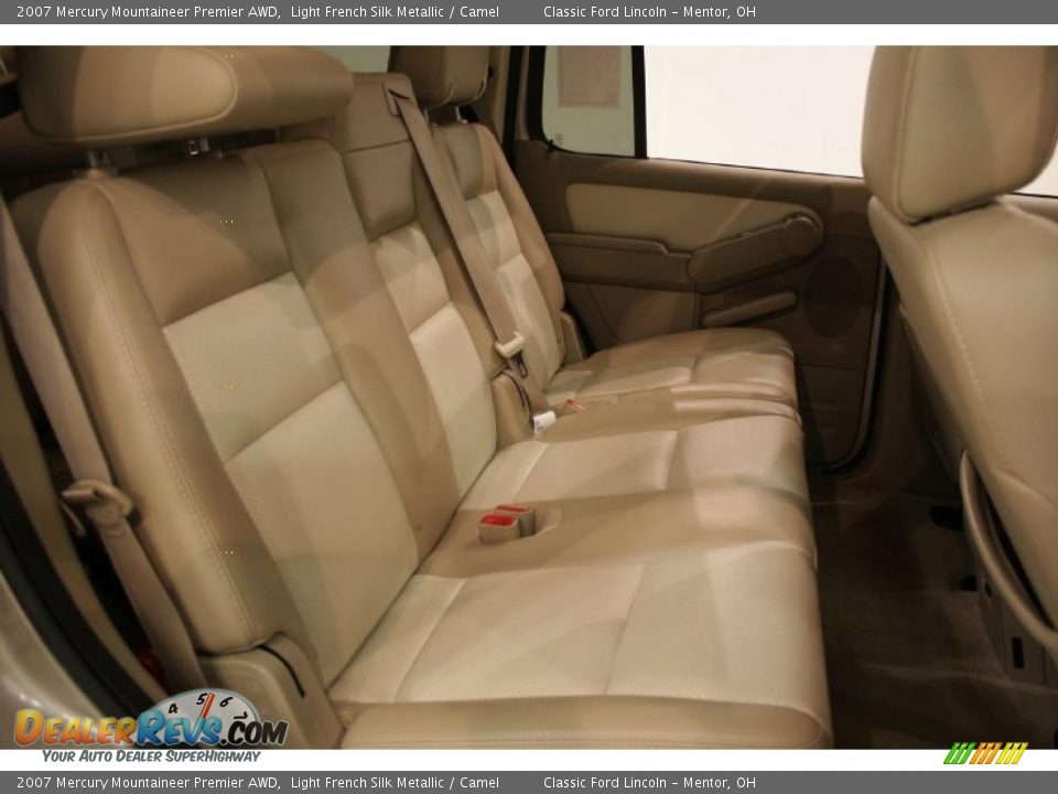 2007 Mercury Mountaineer Premier AWD Light French Silk Metallic / Camel Photo #23
