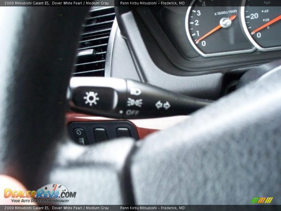 2009 Mitsubishi Galant ES Dover White Pearl / Medium Gray Photo #10