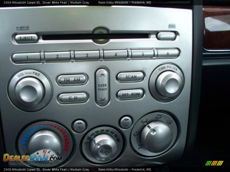 2009 Mitsubishi Galant ES Dover White Pearl / Medium Gray Photo #12