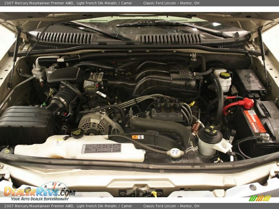 2007 Mercury Mountaineer Premier AWD Light French Silk Metallic / Camel Photo #28