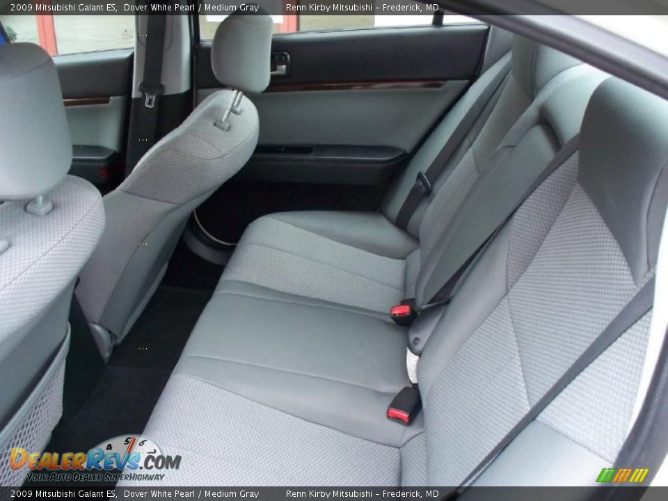 2009 Mitsubishi Galant ES Dover White Pearl / Medium Gray Photo #18
