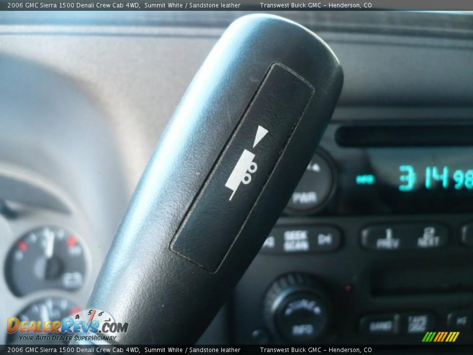 2006 GMC Sierra 1500 Denali Crew Cab 4WD Summit White / Sandstone leather Photo #17