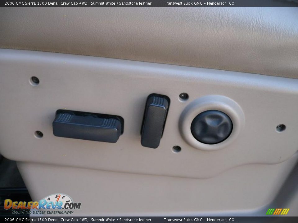 2006 GMC Sierra 1500 Denali Crew Cab 4WD Summit White / Sandstone leather Photo #20