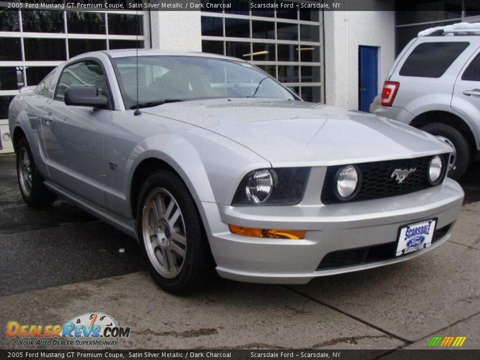 2005 Ford Mustang GT Premium Coupe Satin Silver Metallic / Dark Charcoal Photo #3