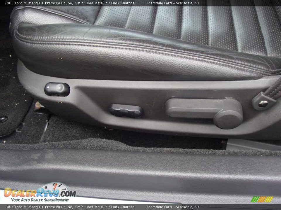 2005 Ford Mustang GT Premium Coupe Satin Silver Metallic / Dark Charcoal Photo #13