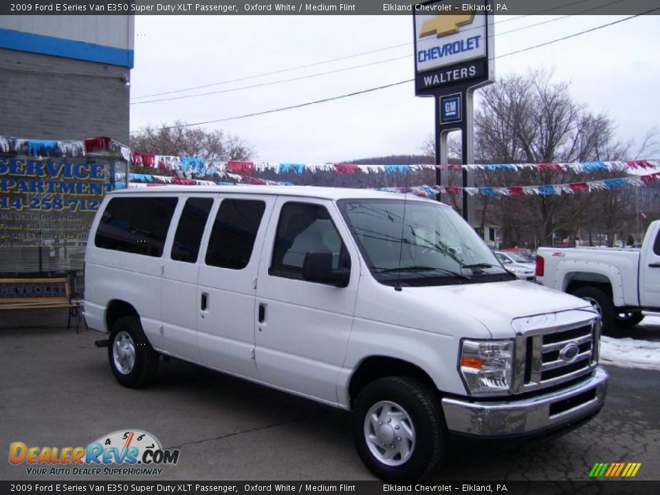 2009 Ford E Series Van E350 Super Duty XLT Passenger Oxford White / Medium Flint Photo #8