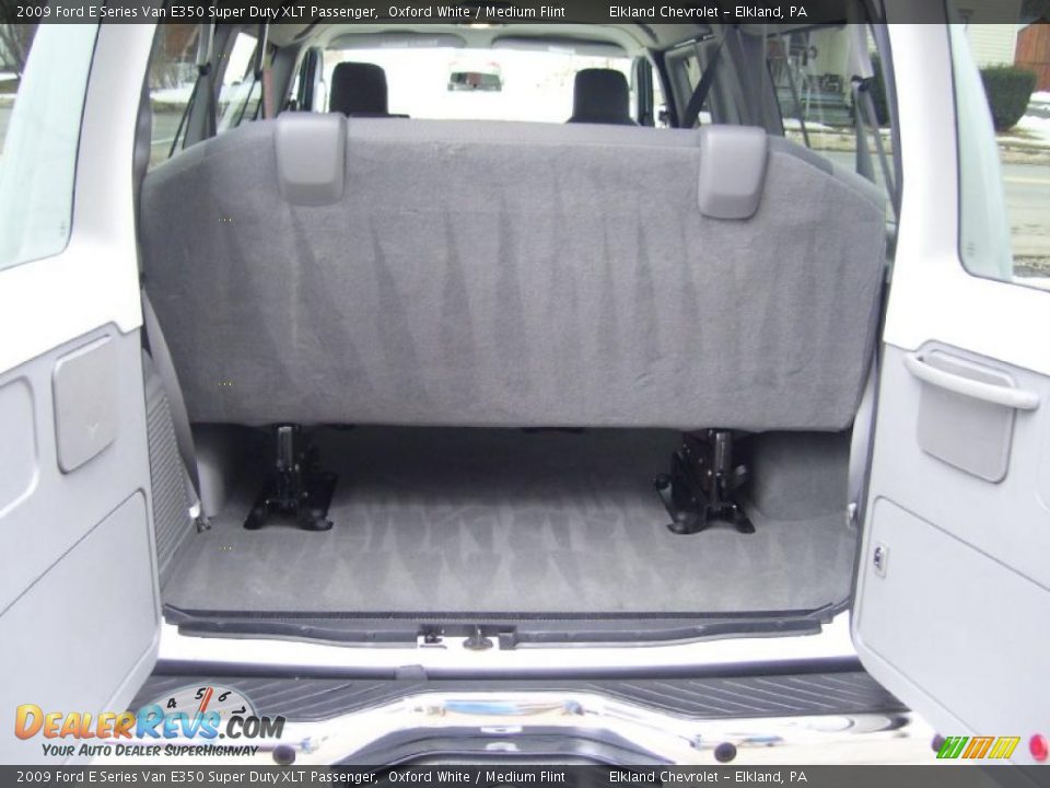 2009 Ford E Series Van E350 Super Duty XLT Passenger Oxford White / Medium Flint Photo #15