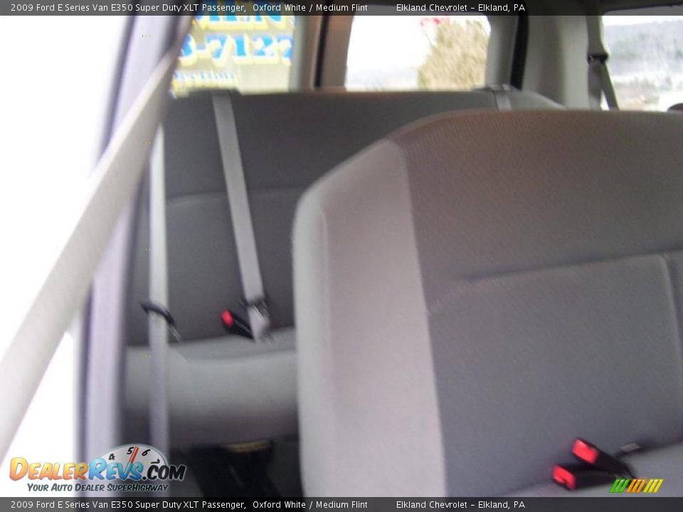 2009 Ford E Series Van E350 Super Duty XLT Passenger Oxford White / Medium Flint Photo #21
