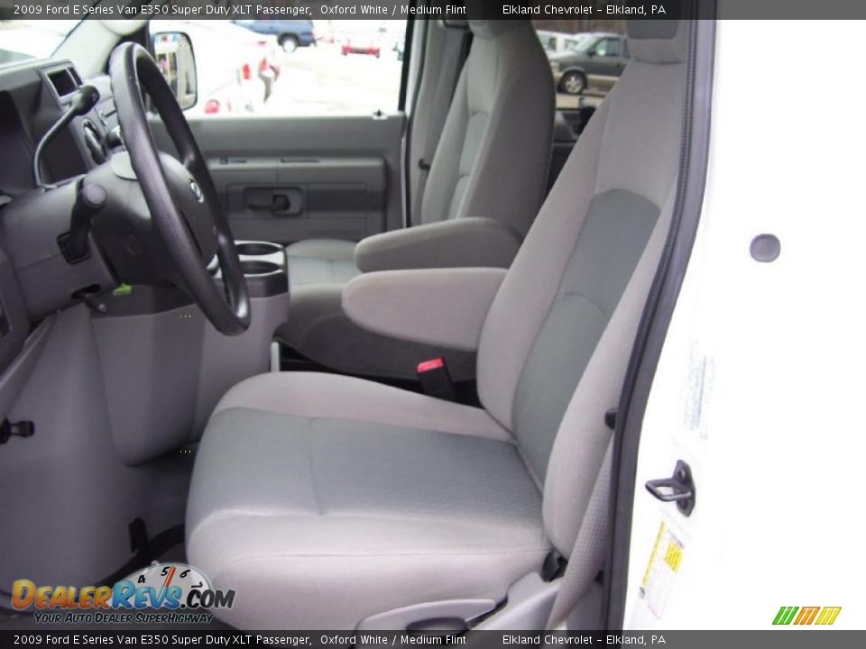2009 Ford E Series Van E350 Super Duty XLT Passenger Oxford White / Medium Flint Photo #26