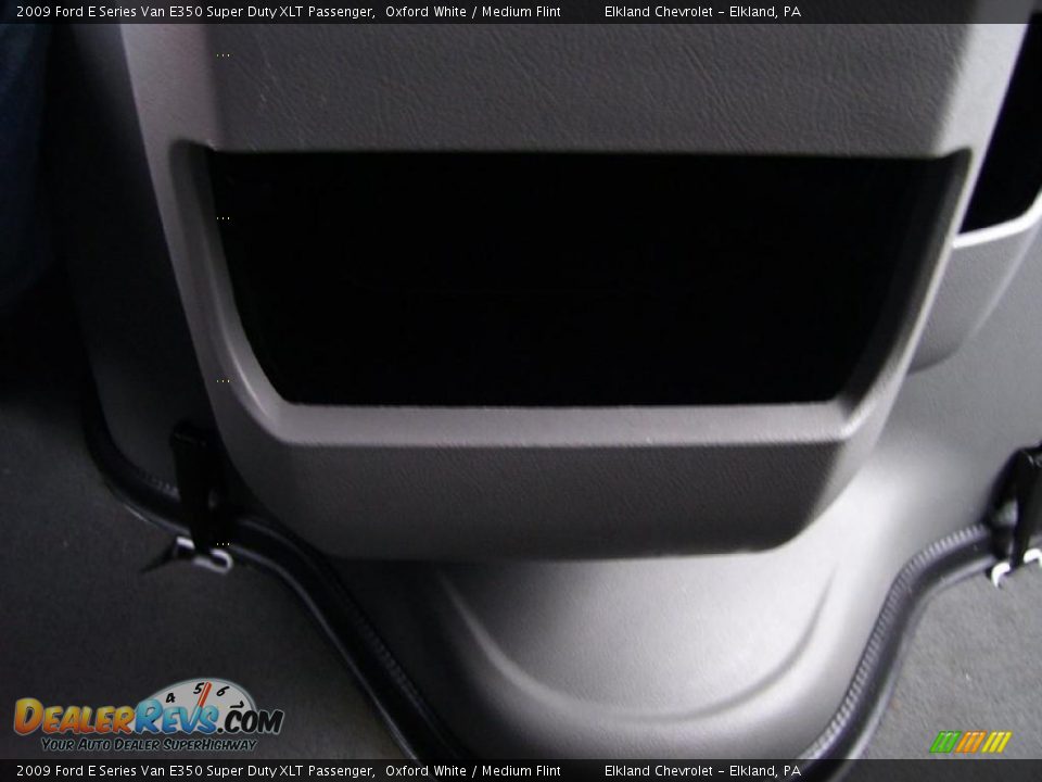 2009 Ford E Series Van E350 Super Duty XLT Passenger Oxford White / Medium Flint Photo #28