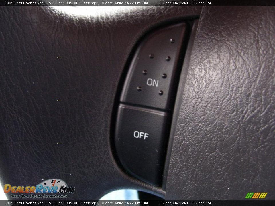 2009 Ford E Series Van E350 Super Duty XLT Passenger Oxford White / Medium Flint Photo #34