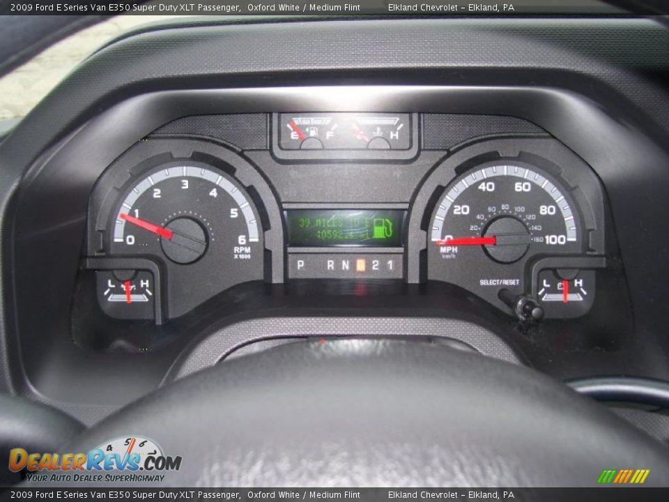 2009 Ford E Series Van E350 Super Duty XLT Passenger Oxford White / Medium Flint Photo #36