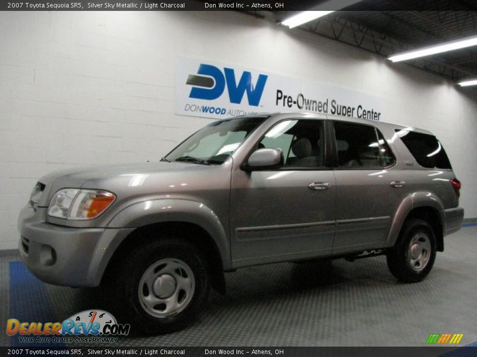 2007 Toyota Sequoia SR5 Silver Sky Metallic / Light Charcoal Photo #2