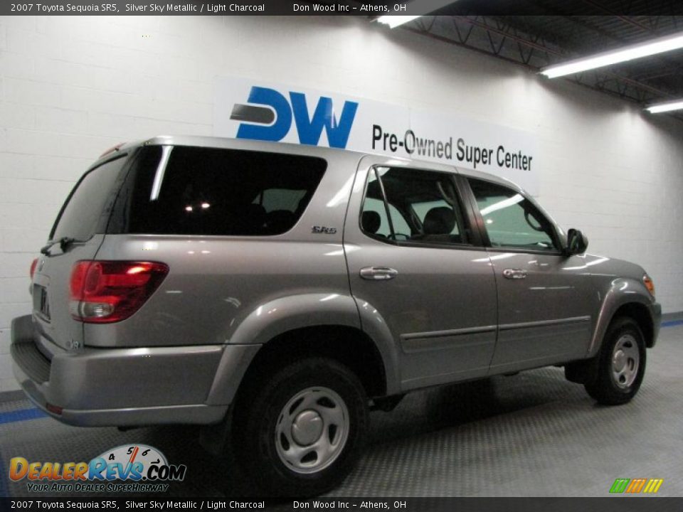 2007 Toyota Sequoia SR5 Silver Sky Metallic / Light Charcoal Photo #4
