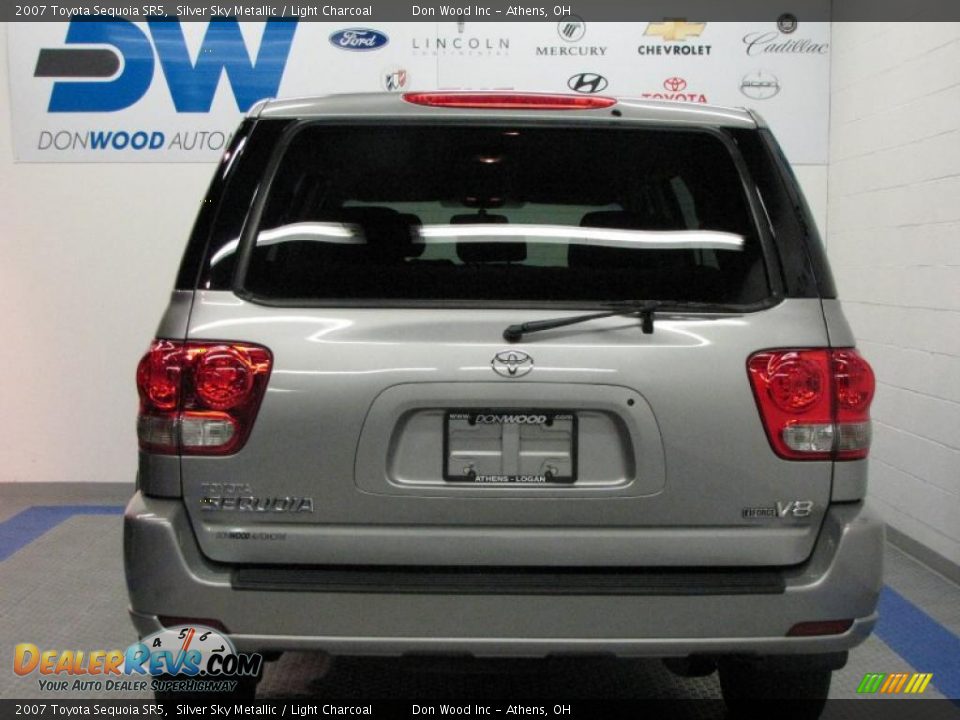 2007 Toyota Sequoia SR5 Silver Sky Metallic / Light Charcoal Photo #8