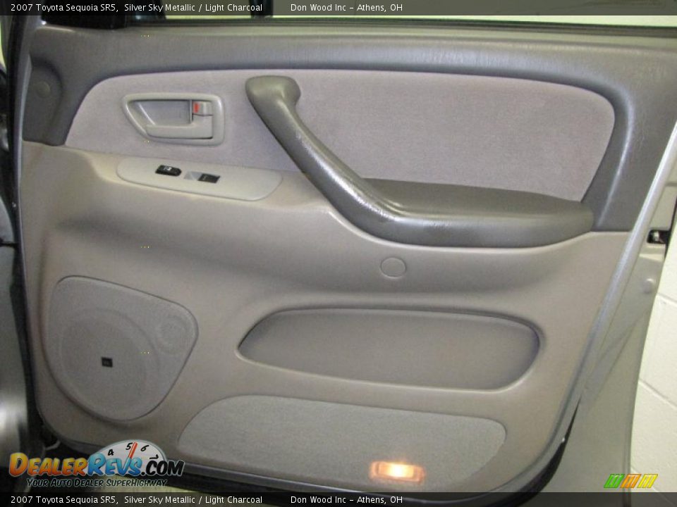2007 Toyota Sequoia SR5 Silver Sky Metallic / Light Charcoal Photo #16