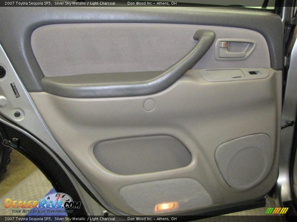 2007 Toyota Sequoia SR5 Silver Sky Metallic / Light Charcoal Photo #17
