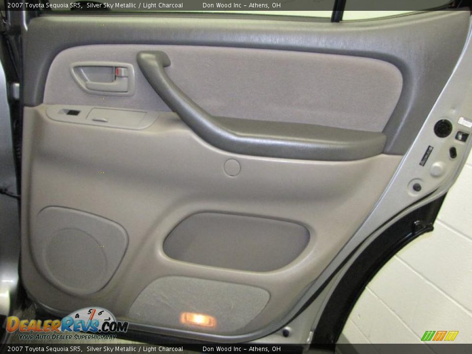 2007 Toyota Sequoia SR5 Silver Sky Metallic / Light Charcoal Photo #18