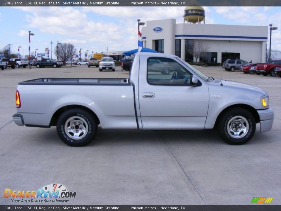 2002 Ford F150 XL Regular Cab Silver Metallic / Medium Graphite Photo #2