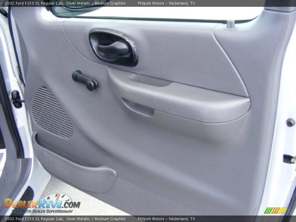 2002 Ford F150 XL Regular Cab Silver Metallic / Medium Graphite Photo #30
