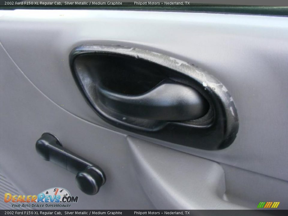 2002 Ford F150 XL Regular Cab Silver Metallic / Medium Graphite Photo #31