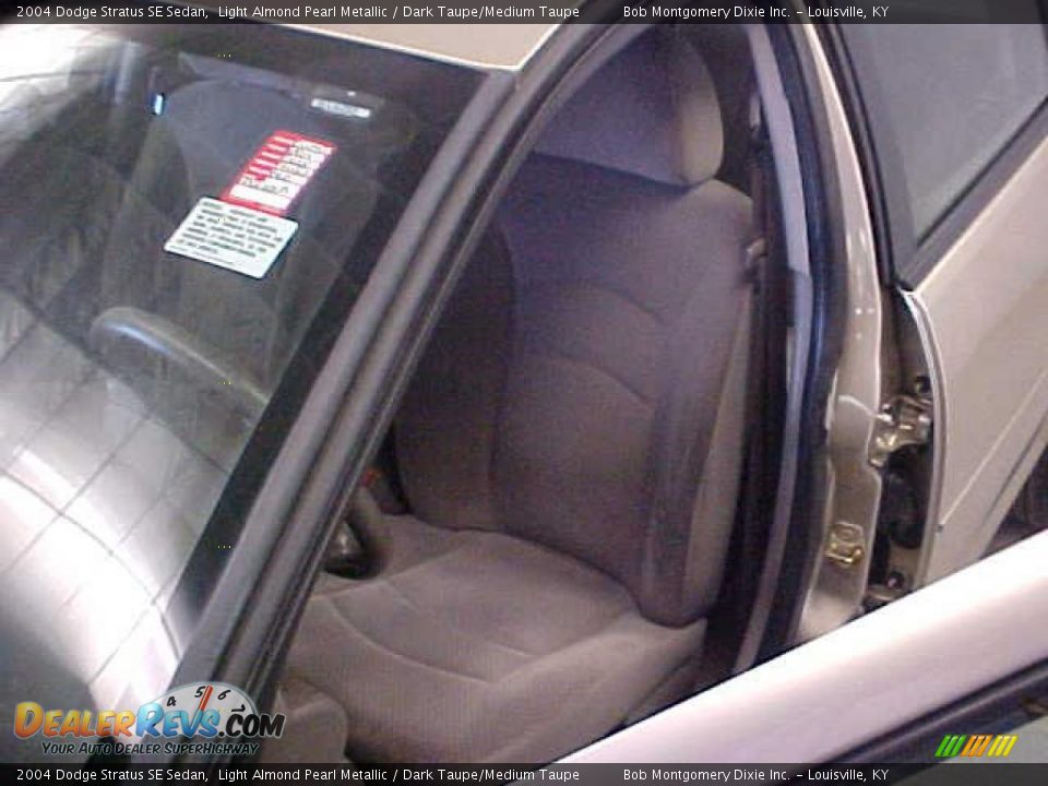 2004 Dodge Stratus SE Sedan Light Almond Pearl Metallic / Dark Taupe/Medium Taupe Photo #20