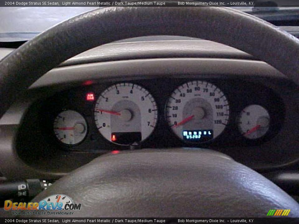 2004 Dodge Stratus SE Sedan Light Almond Pearl Metallic / Dark Taupe/Medium Taupe Photo #21
