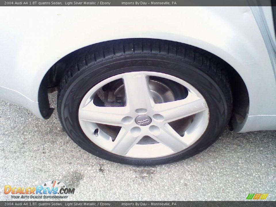2004 Audi A4 1.8T quattro Sedan Light Silver Metallic / Ebony Photo #10