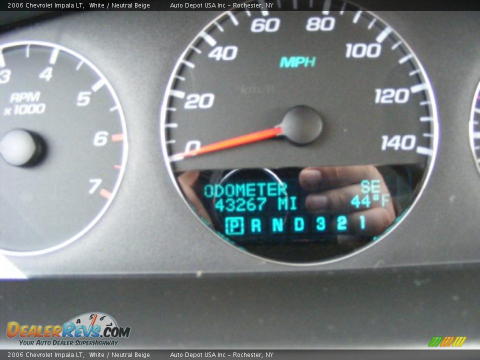 2006 Chevrolet Impala LT White / Neutral Beige Photo #16