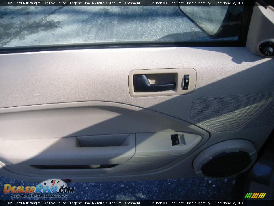 2005 Ford Mustang V6 Deluxe Coupe Legend Lime Metallic / Medium Parchment Photo #15