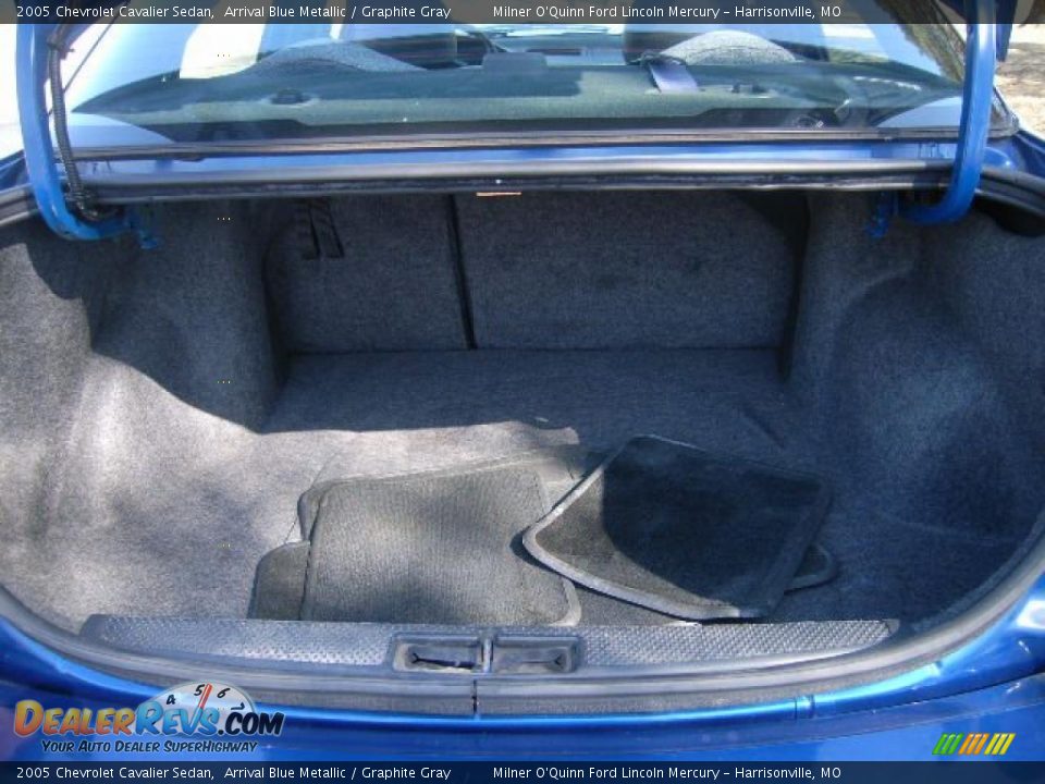 2005 Chevrolet Cavalier Sedan Arrival Blue Metallic / Graphite Gray Photo #12