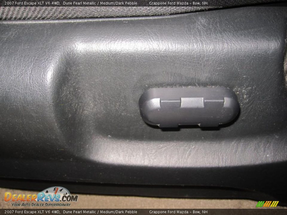 2007 Ford Escape XLT V6 4WD Dune Pearl Metallic / Medium/Dark Pebble Photo #12