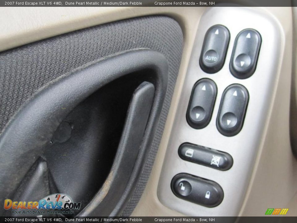 2007 Ford Escape XLT V6 4WD Dune Pearl Metallic / Medium/Dark Pebble Photo #13