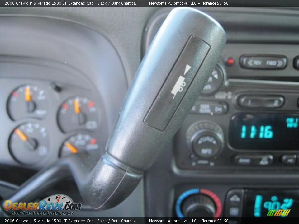 2006 Chevrolet Silverado 1500 LT Extended Cab Black / Dark Charcoal Photo #10