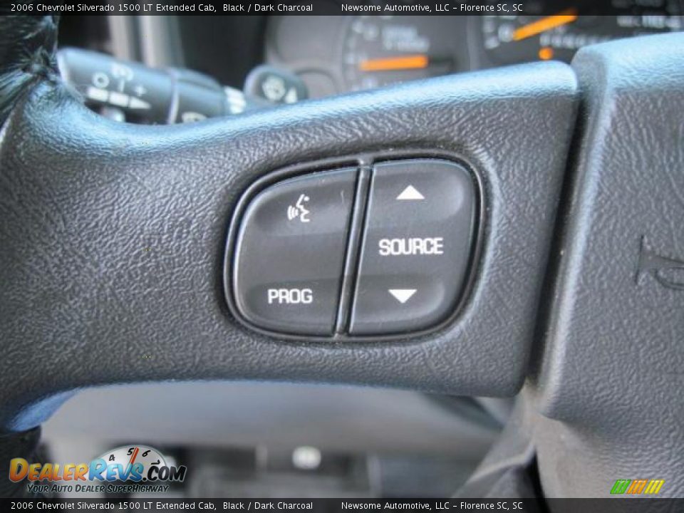 2006 Chevrolet Silverado 1500 LT Extended Cab Black / Dark Charcoal Photo #11